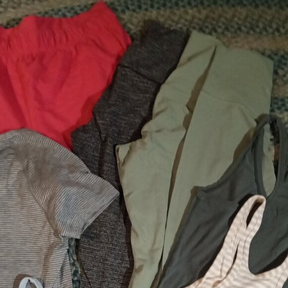 Lululemon Athletica 10 pc Bundle Sz 2/8/10/12 leggings shorts tops green g - Picture 3 of 6